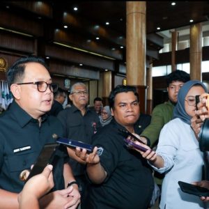 Pj. Gubernu Komitmen Tingkatkan Pendapatan dan Maksimalkan Serapan Belanja di Tahun 2024 Pj. Gubernu Komitmen Tingkatkan Pendapatan dan Maksimalkan Serapan Belanja di Tahun 2024