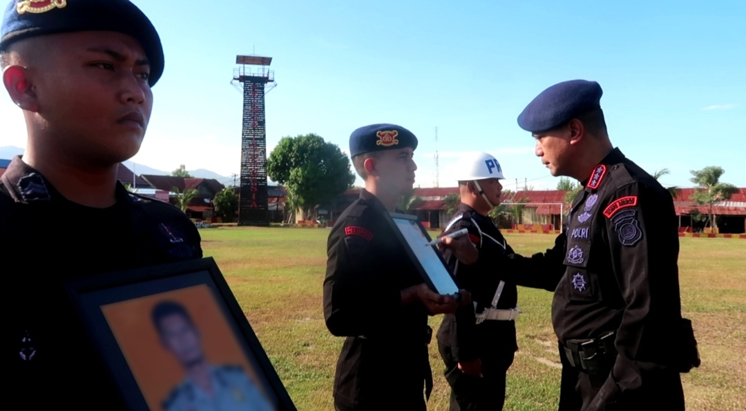 Melanggar Aturan Dua Personel Brimob Polda Sulteng Dipecat