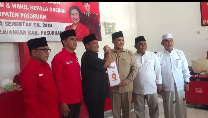 Diantar Para Ulama, Ketua Gerindra Mas Rusdi Daftar Penjaringan Cabup PDIP