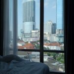 View Tunjungan Plaza & Kota Surabaya di pagi hari dari Hotel Platinum (2024)