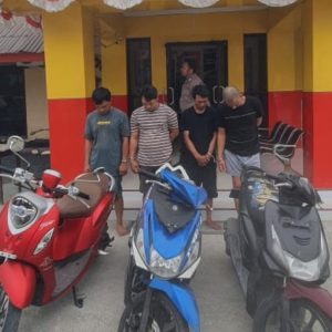 Polisi Tangkap Komplotan Pencuri Motor Saat Pesta Narkoba Polisi Tangkap Komplotan Pencuri Motor Saat Pesta Narkoba