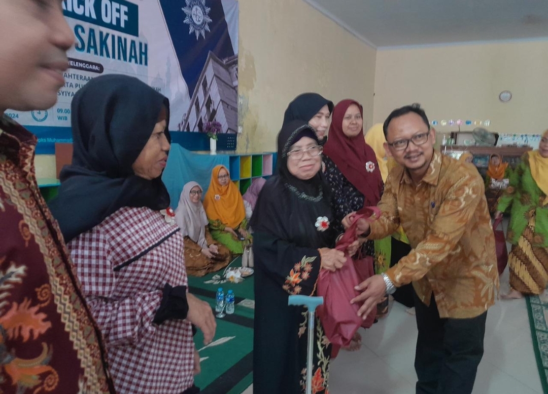 Launching Rumah Sakinah Ditandai Pemberian Sembako kepada 45 Calon Binaan