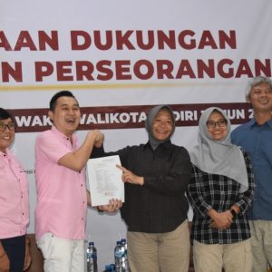 Tidak Memenuhi Syarat, KPU Kota Kediri Tolak Berkas Bakal Calon Perseorangan Ronny Siswanto – Fadloly Iwa Kusuma