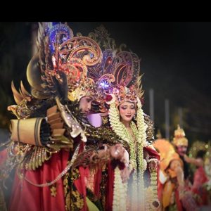 Usung Kisah Hujung Galuh Surya Kirana Churabaya, PT Gudang Garam Kembali Meriahkan Parade Surabaya Vaganza 2024