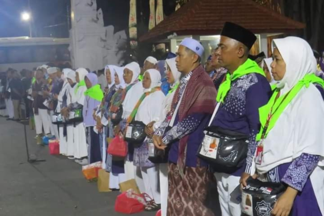 Bupati Banyuwangi Resmi Melepas 1.238 Jama’ah Haji Menuju Embarkasi Surabaya