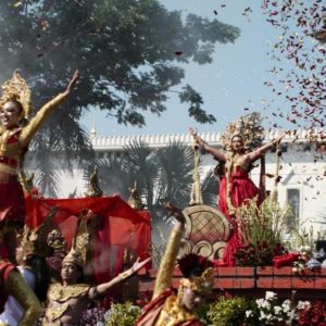 Tampil Memukau, Kontingen PT Gudang Garam Pikat Perhatian Masyarakat Surabaya