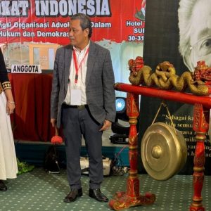 Kongres Advokat Indonesia, Hukum Lemah, Demokrasi Tidak Berkembang