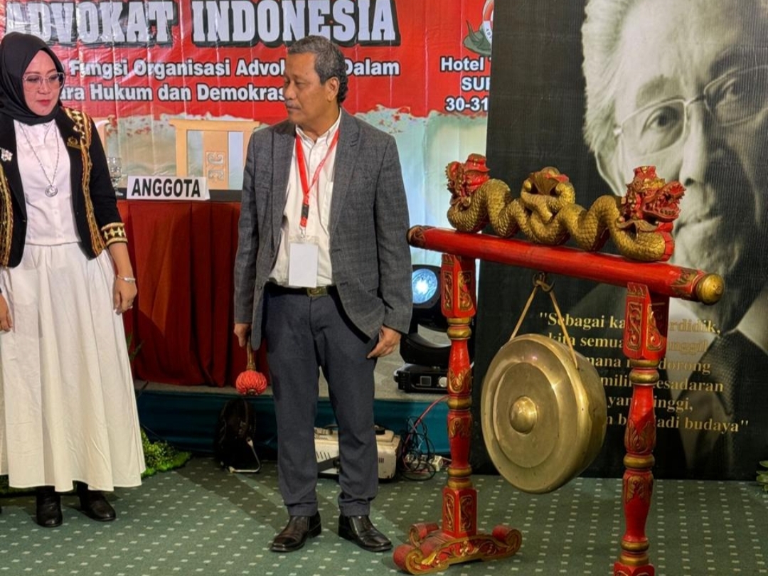 Kongres Advokat Indonesia, Hukum Lemah, Demokrasi Tidak Berkembang