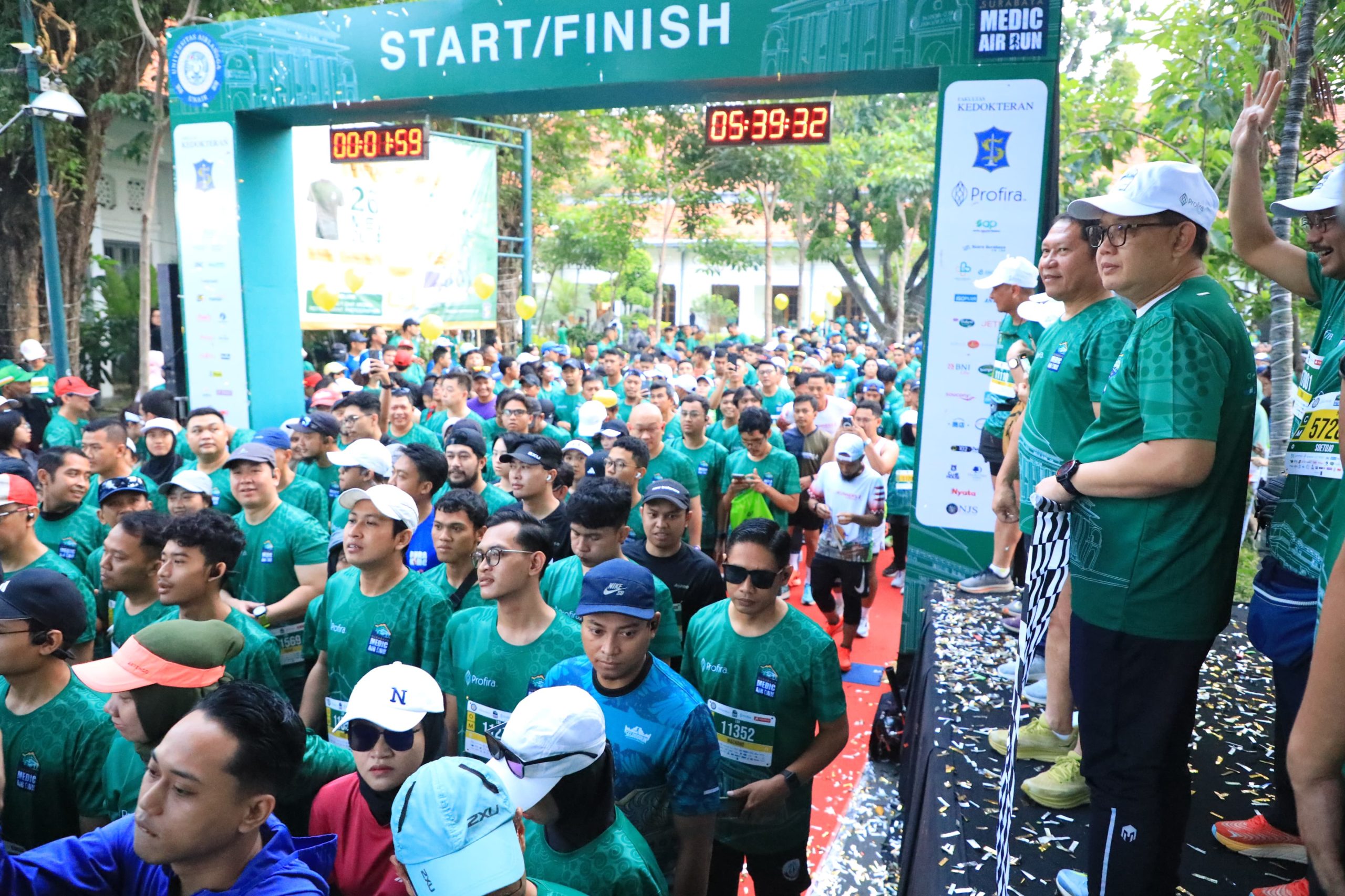 Digelar FK UNAIR : Ribuan Peserta Ikuti Surabaya Medic Air Run 2024