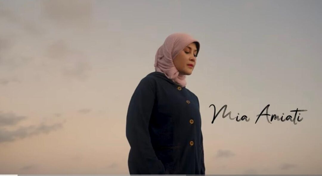 Suara Merdu Seorang Kajati Jatim Mia Amiati