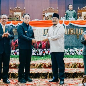 DPRD Setujui LKPj Gubernur Tahun Anggaran 2023, Pj Gubernur : Target Kinerja Tercapai DPRD Setujui LKPj Gubernur Tahun Anggaran 2023, Pj Gubernur : Target Kinerja Tercapai