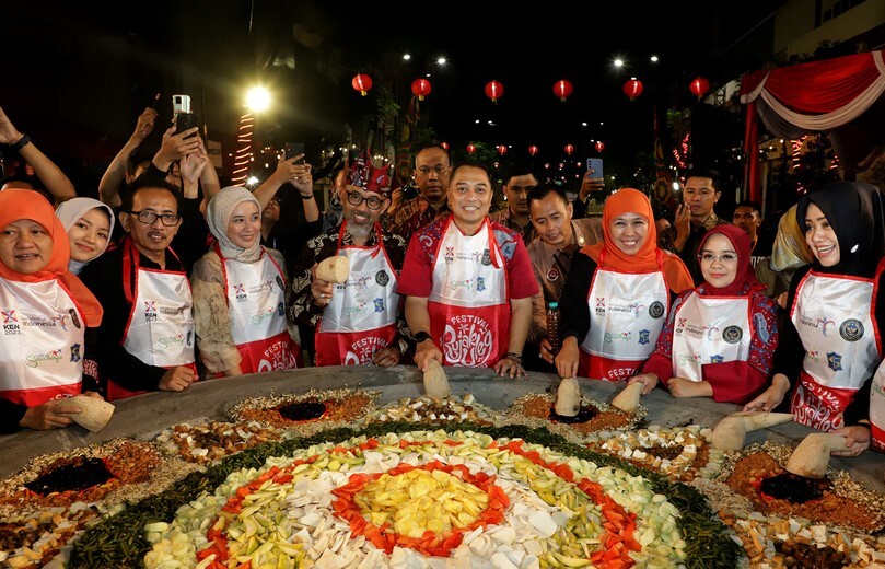 Minggu Pagi, Festival Rujak Uleg 2024 Digelar di Taman Surya