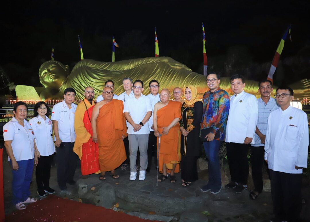 Ini Pesan Pj. Gubernur Jatim di Puncak Peringatan Hari Raya Trisuci Waisak 2024 