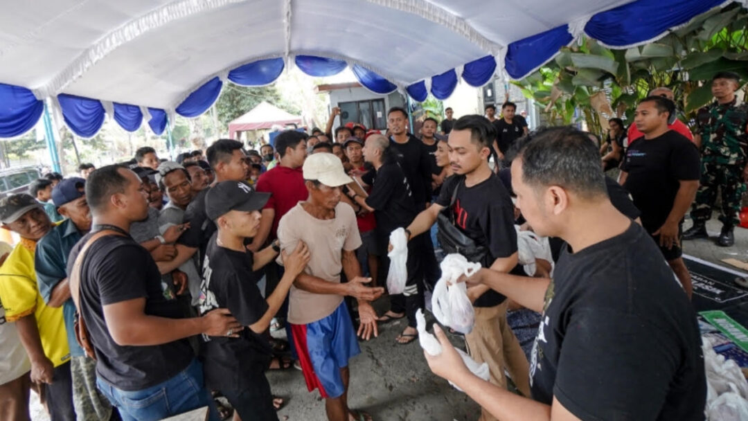Momentum Idul Adha, PT Lisa Bagikan Ratusan Paket Daging Kurban kepada Warga