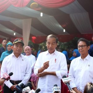 Didampingi Muhadjir, Presiden Tinjau Pengukuran dan Intervensi Serentak Pencegahan Stunting