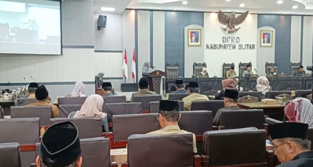 Pandangan Umum Fraksi Atas Penjelasan Bupati Blitar Ranperda Tentang RPJMD 2025-2045