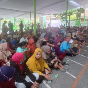 Idul Kurban Sembelih 41 Sapi 25 Kambing, Ribuan Warga Serbu Masjid Siti Suci Nur Rohmah Perumahan Magersari Permai Idul Kurban Sembelih 41 Sapi 25 Kambing, Ribuan Warga Serbu Masjid Siti Suci Nur Rohmah Perumahan Magersari Permai