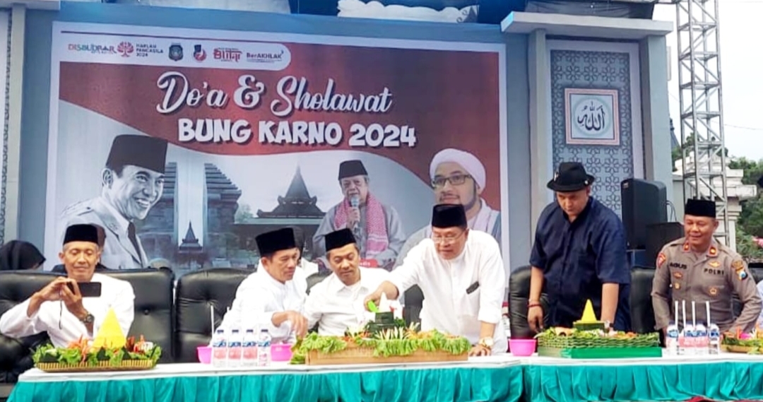 Kenduri Haul Bung Karno ke-54 dengan 1000 Tumpeng