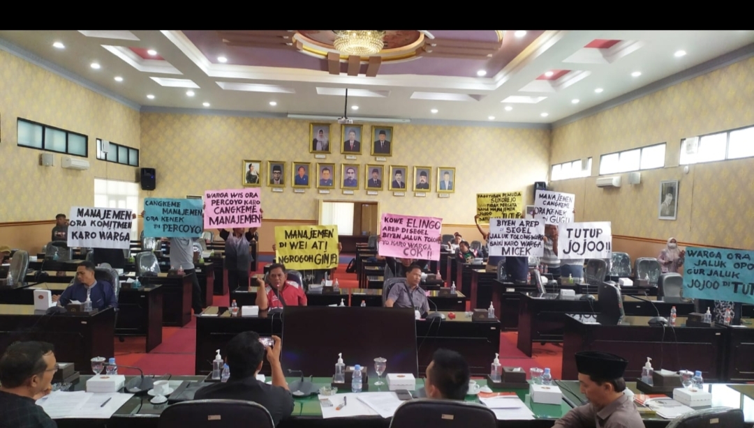 Warga Kota Blitar Minta Cafe Jojoo Ditutup