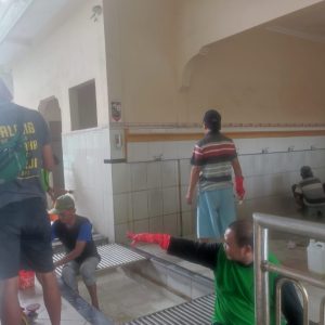 Relawan GRMS Lanjutkan Bersih bersih Masjid, Giliran Masjid SSNR Magersari Permai Jadi Target Relawan GRMS Lanjutkan Bersih bersih Masjid, Giliran Masjid SSNR Magersari Permai Jadi Target