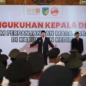 330 Kades Terima SK Perjangan 8 Tahun, Ini Pesan Bupati Kediri Hanindhito 330 Kades Terima SK Perjangan 8 Tahun, Ini Pesan Bupati Kediri Hanindhito