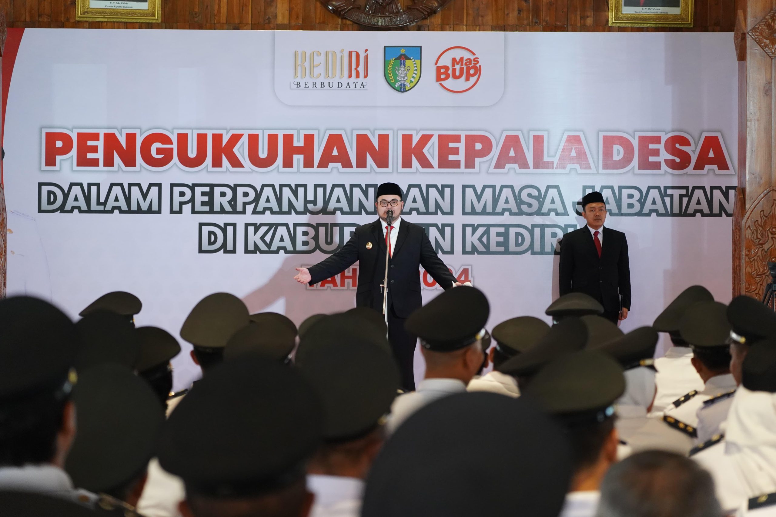 330 Kades Terima SK Perjangan 8 Tahun, Ini Pesan Bupati Kediri Hanindhito