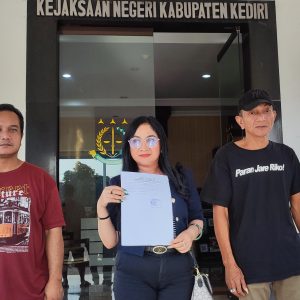 Palsukan Sertipikat Tanah dan Tanda Tangan, Oknum Pemdes Blabak Dilaporkan ke Jaksa dan Polisi