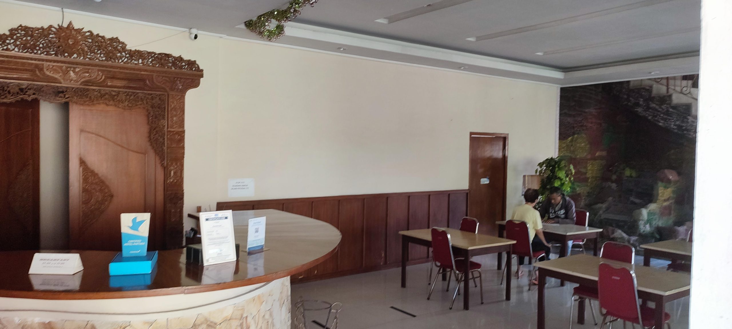 Mundur Dari Pegawai Hotel di Kediri, Gaji dan Ijazah Ditahan