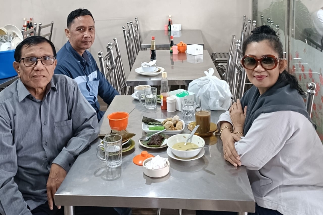” Ziarah ” Catatan Hendry Ch Bangun 