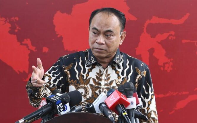 Judi Online dan Pinjol Ilegal Adik Kakak, Menteri Budi: Dua-duanya Disikat