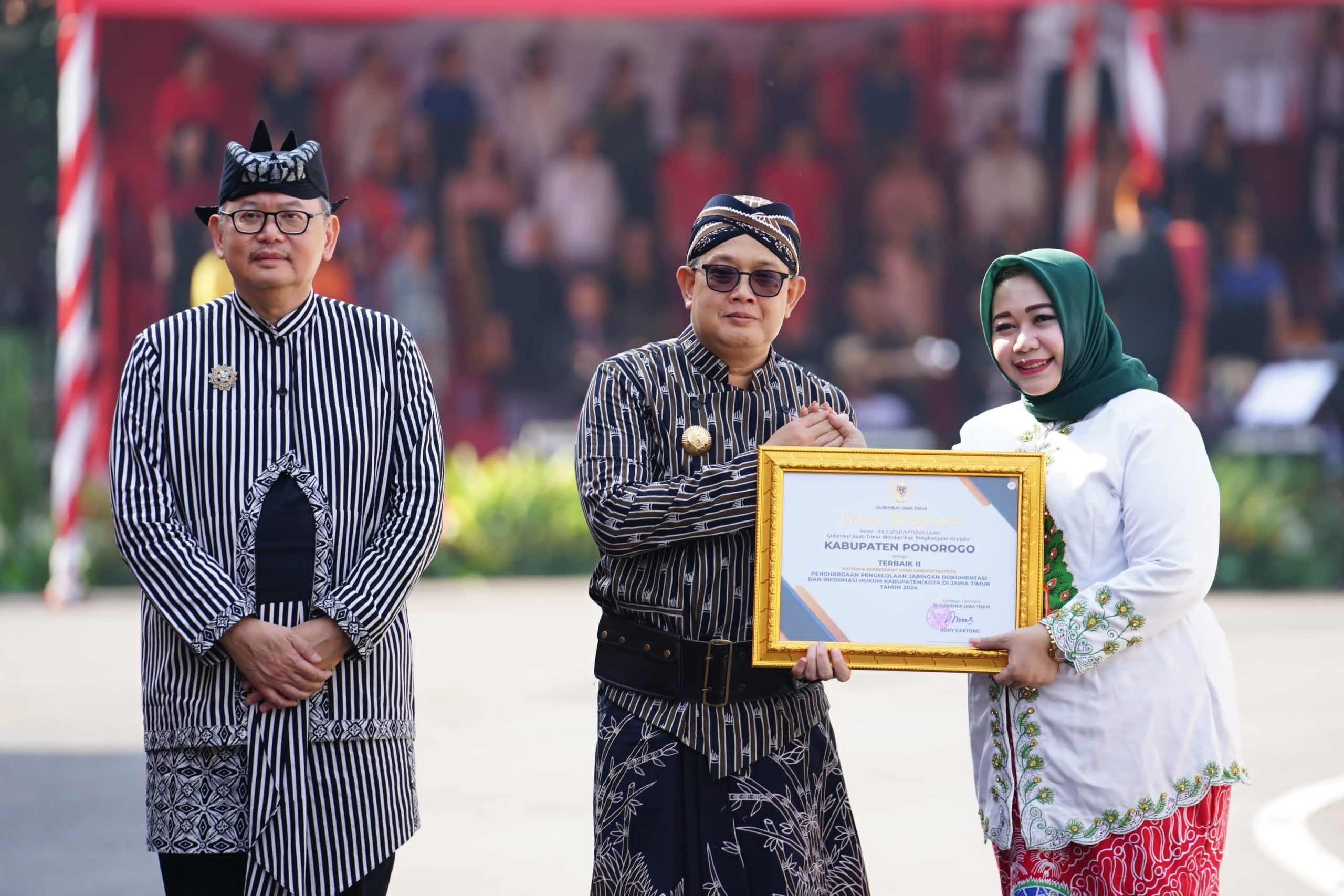 Kostum Adat Tandai Upacara Hari Lahir Pancasila 1 Juni di Grahadi