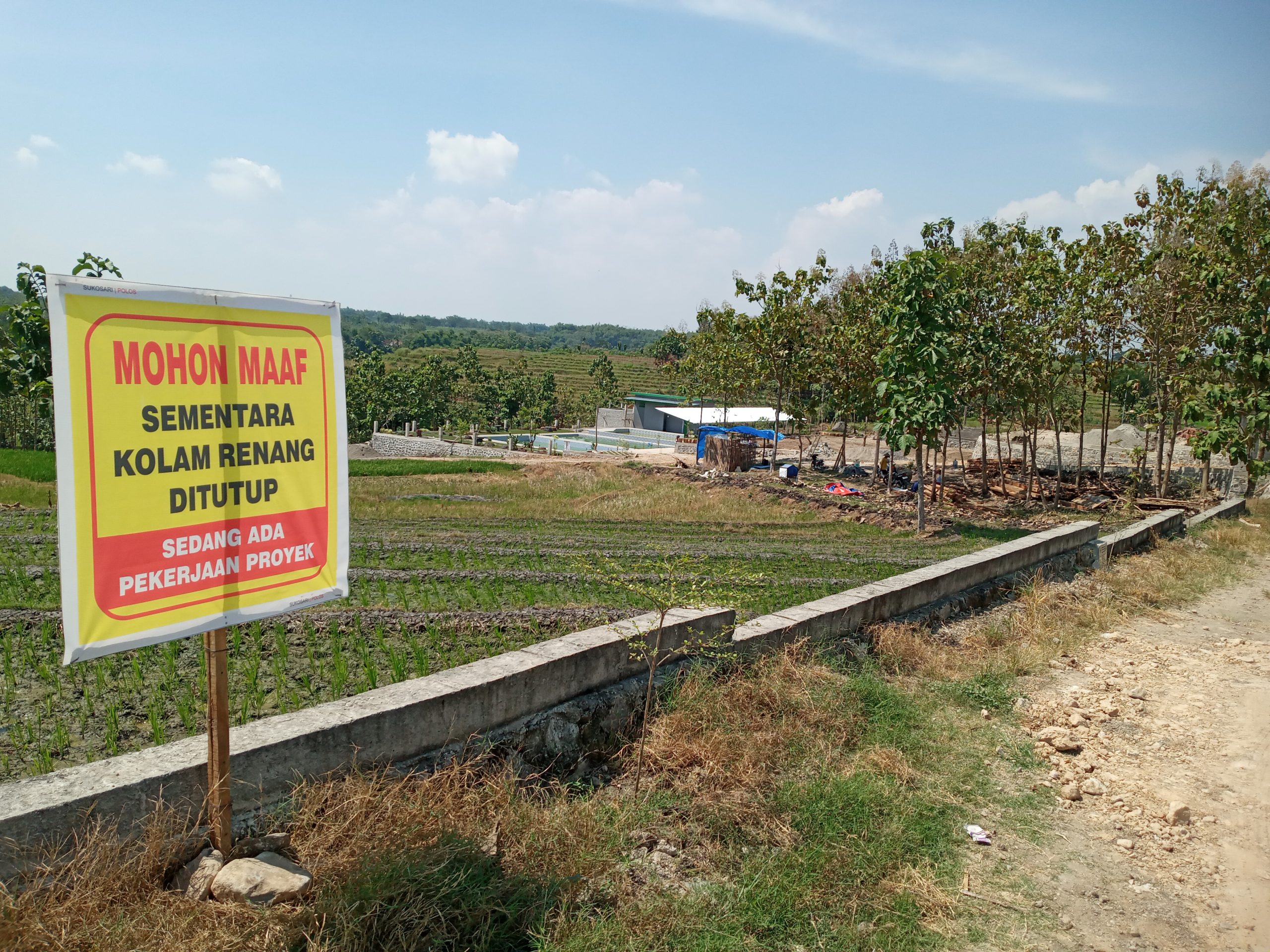Pengerjaan Proyek Pendukung Kolam Renang Pangonan Tengah Dikebut