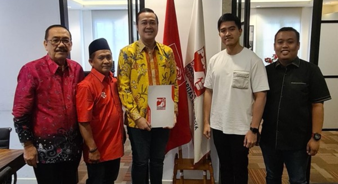 Ketum PSI Berikan Surat Tugas ke Bayu Airlangga untuk Pilwali Surabaya