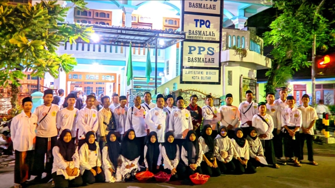 Perguruan Pencak Silat Basmalah Blitar Lantik Warga Muda