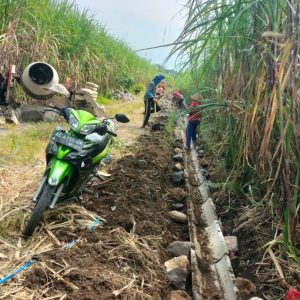 Diduga Dikerjakan Asal Asalan Pembngunan Saluran Semalang Desa Tambak Mas Jadi Sorotan Warga Diduga Dikerjakan Asal Asalan Pembngunan Saluran Semalang Desa Tambak Mas Jadi Sorotan Warga