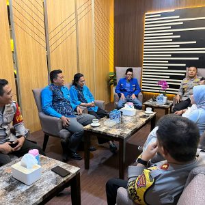 Pengurus DPD KNPI Datangi Polres Kediri Kota Pengurus DPD KNPI Datangi Polres Kediri Kota