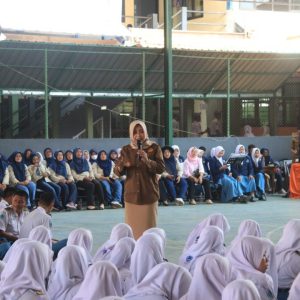 Program GEMOY Cara Bupati Ikfina Perangi Judi Online Dikalangan Pelajar Program GEMOY Cara Bupati Ikfina Perangi Judi Online Dikalangan Pelajar