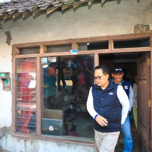 Kurangi Kemiskinan, Pj. Gubernur Tinjau Program Bedah Rumah yang Diinisiasi Pemkot Batu Kurangi Kemiskinan, Pj. Gubernur Tinjau Program Bedah Rumah yang Diinisiasi Pemkot Batu