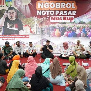 Relokasi Pasar Kandangan, Bupati Kediri Mas Dhito Ajak Dialog Sejumlah Pedagang Relokasi Pasar Kandangan, Bupati Kediri Mas Dhito Ajak Dialog Sejumlah Pedagang