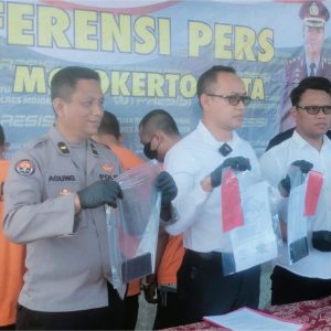 Polresta Mojokerto Ringkus 3 Penadah Mobil Bekedok Rental Polresta Mojokerto Ringkus 3 Penadah Mobil Bekedok Rental