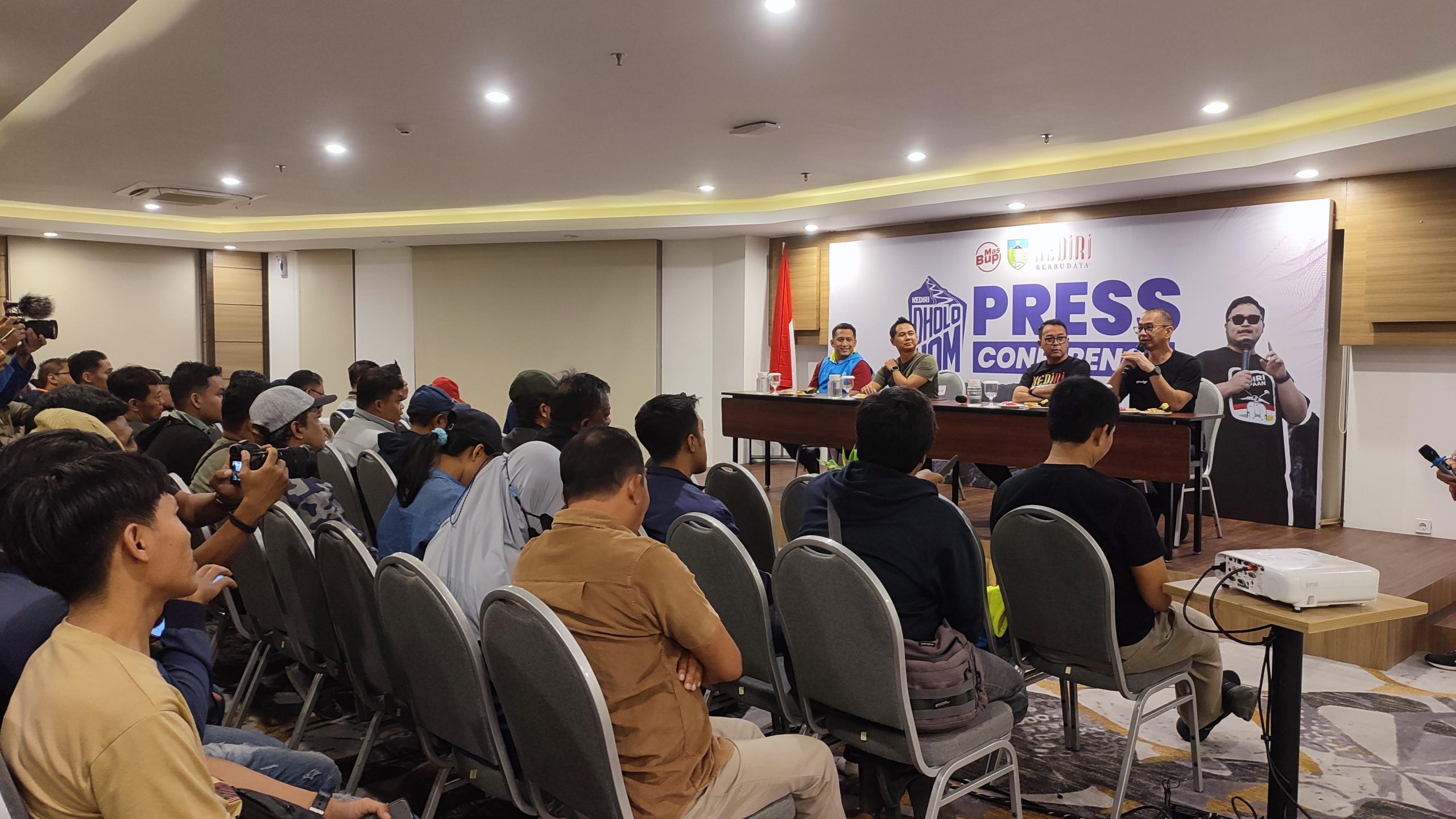 Ratusan Atlet Sepeda Tuan Rumah dan Mancanegara Bersaing  dalam “Kediri Dholo KOM 2024”
