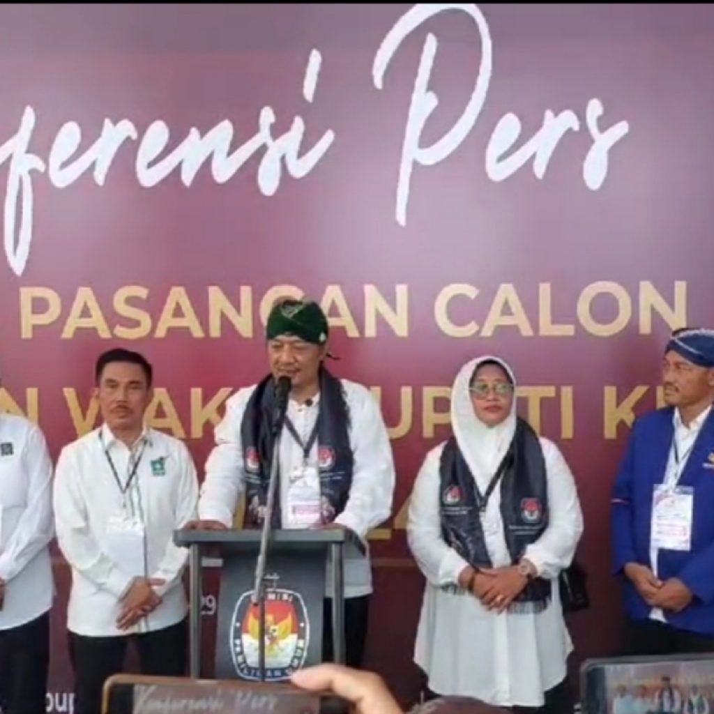 Tolak Bumbung Kosong, Deny-Mudawamah Resmi Daftar ke KPU Kabupaten Kediri