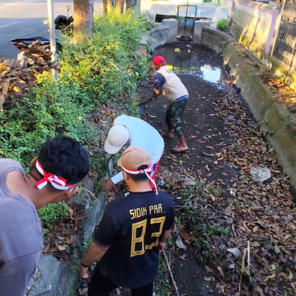 Meriahkan HUT RI ke-79, LDII bersama Warga Kota Kediri Gelar Kerja Bakti di Kelurahan Tempurejo