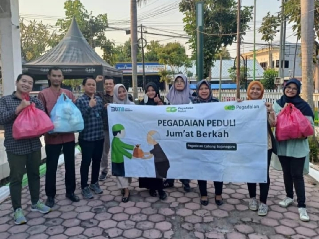 Program Jum’at Berkah, Pegadaian Kanwil XII Surabaya bagikan Ribuan Makanan Siap Saji