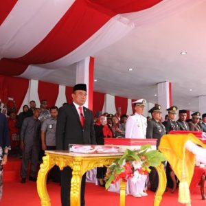 Menjadi Inspektur Upacara di Kota Tual, Menko Muhadjir Tegaskan Soal Transisi Tahap Baru