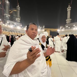 Jemaah Pria Terbatas Ibadah di Dekat Ka’bah” Perjalanan Umrah ketika Madinah dan Makkah Berubah (9) Jemaah Pria Terbatas Ibadah di Dekat Ka’bah” Perjalanan Umrah ketika Madinah dan Makkah Berubah (9)
