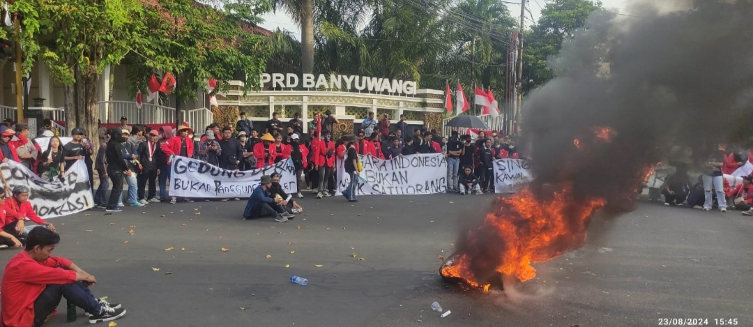 Aliansi Banyuwangi Menggugat Sampaikan Aspirasi di Kantor KPU dan DPRD
