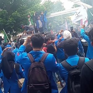 Koalisi Organisasi Pers Kecam Kekerasan Aparat Terhadap Mahasiswa di Palu Koalisi Organisasi Pers Kecam Kekerasan Aparat Terhadap Mahasiswa di Palu
