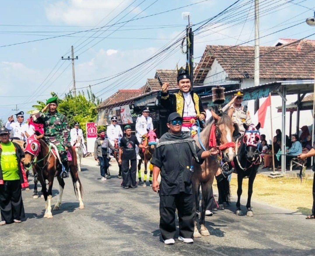 Demang Berkuda Awali Karnaval Budaya Kecamatan Nguntoronadi