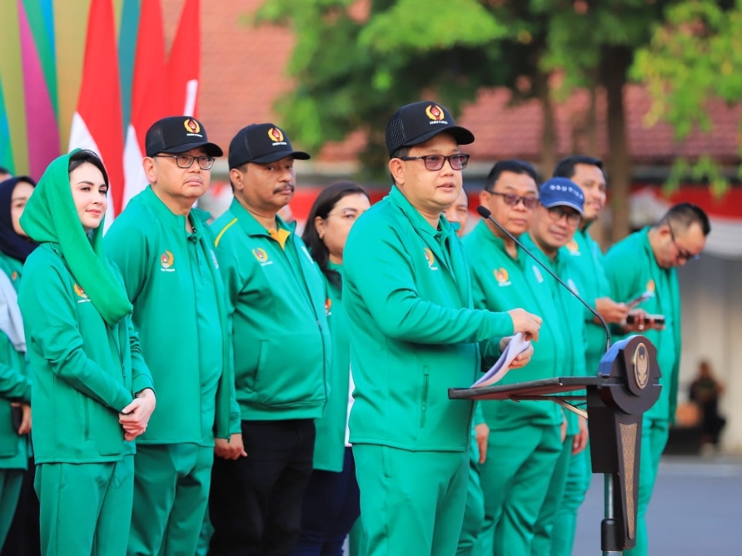 Lepas Atlet Menuju PON XXI Aceh-Sumut, Pj. Gubernur Adhy Optimis Jatim Juara Umum